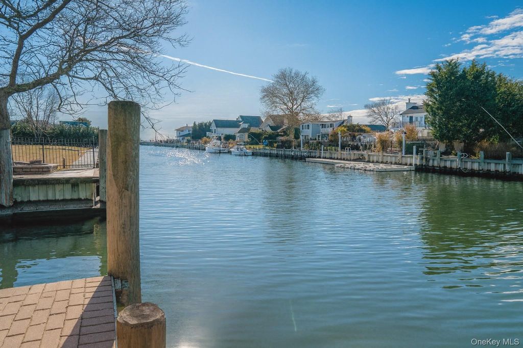 Photo of 130 Wampum Lane, West Islip, NY 11795 (MLS # 956826)