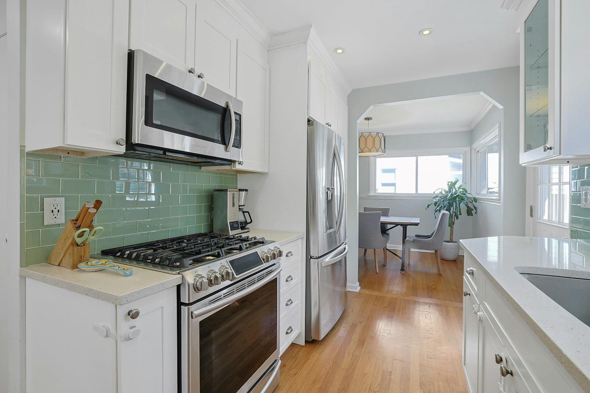 18 N Manning Circle, Pelham, New York image 11