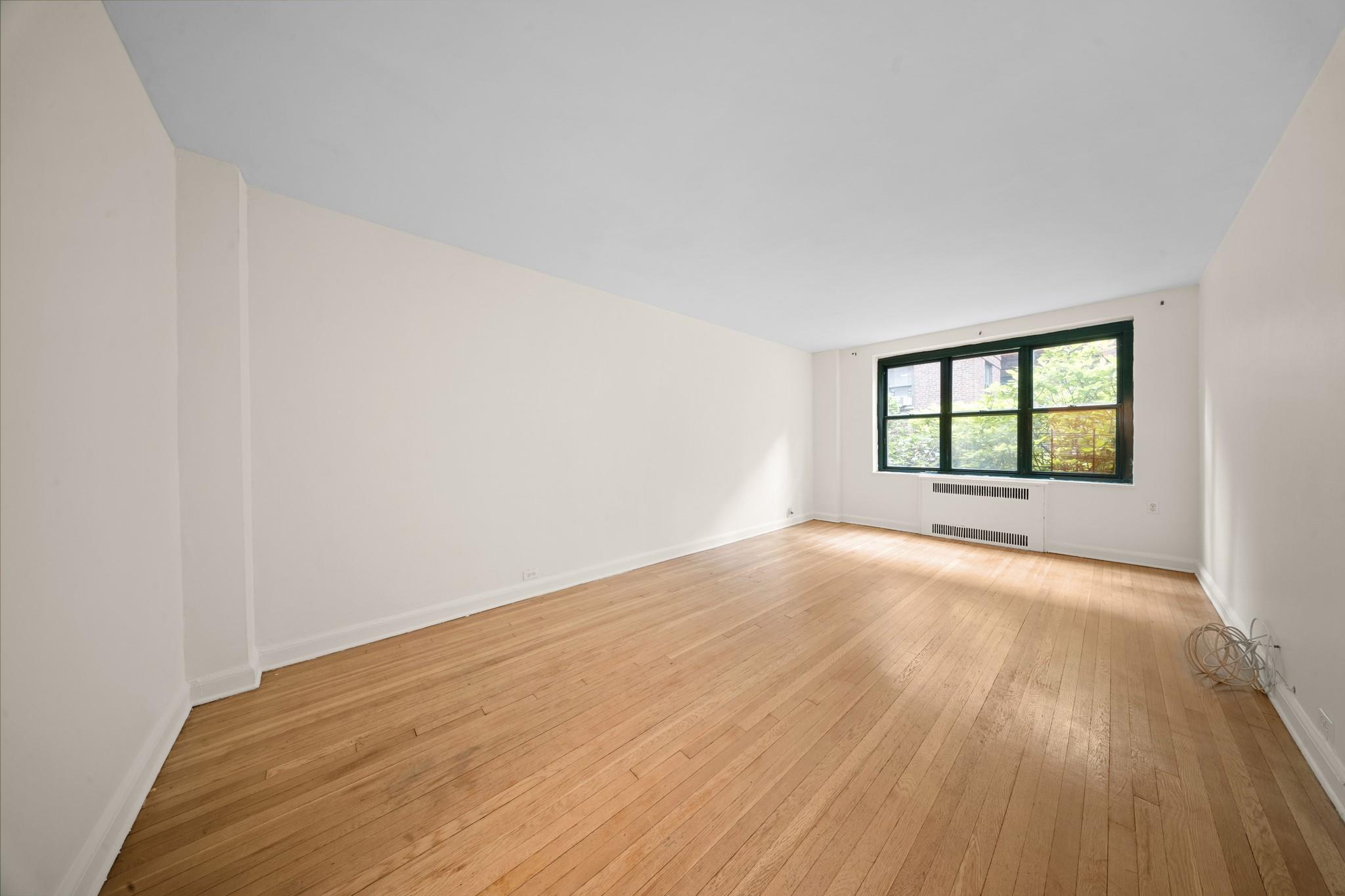 Rental Property at 34th Avenue 1I, Jackson Heights, Queens, NY - Bedrooms: 1 
Bathrooms: 1 
Rooms: 4  - $2,500 MO.