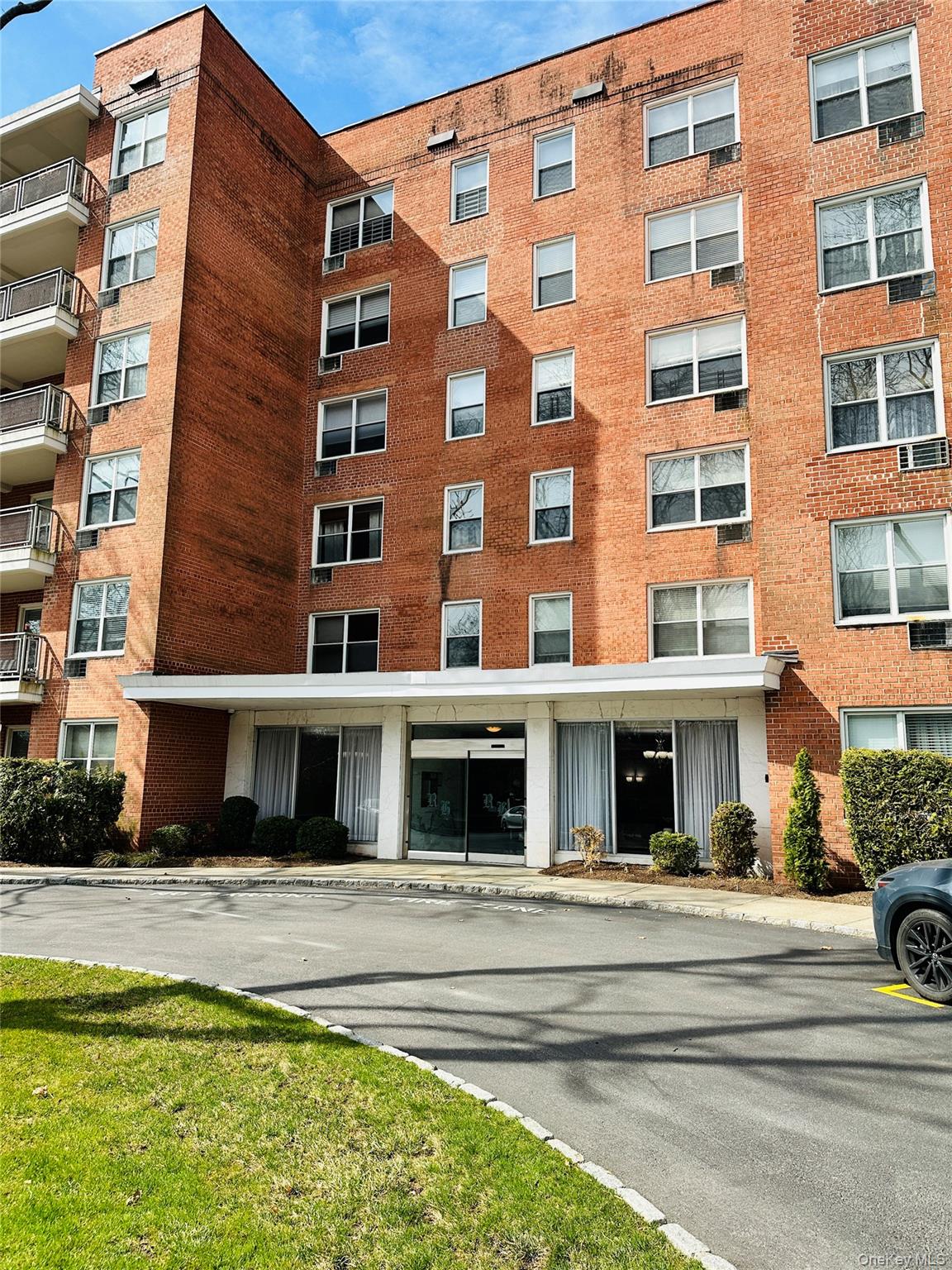 177 E Hartsdale Avenue 3L