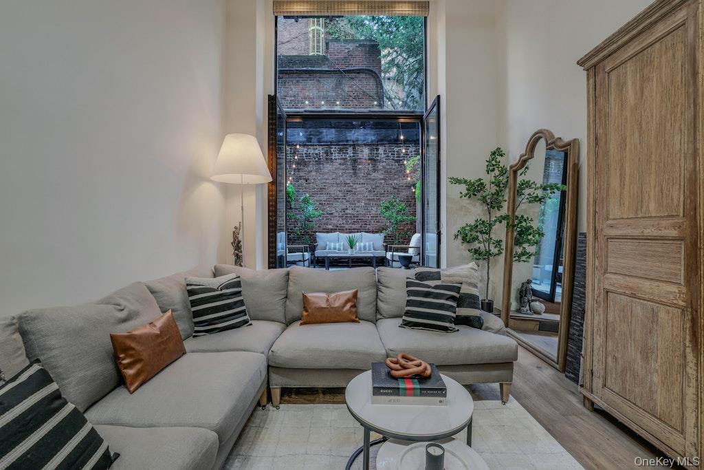 155 W 15th Street 1E