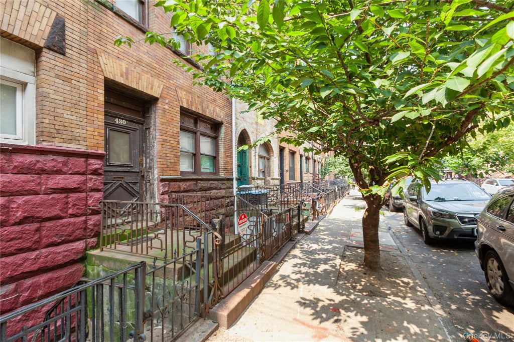 Photo of 430 E 136th Street, Bronx, NY 10454 (MLS # 1060120)