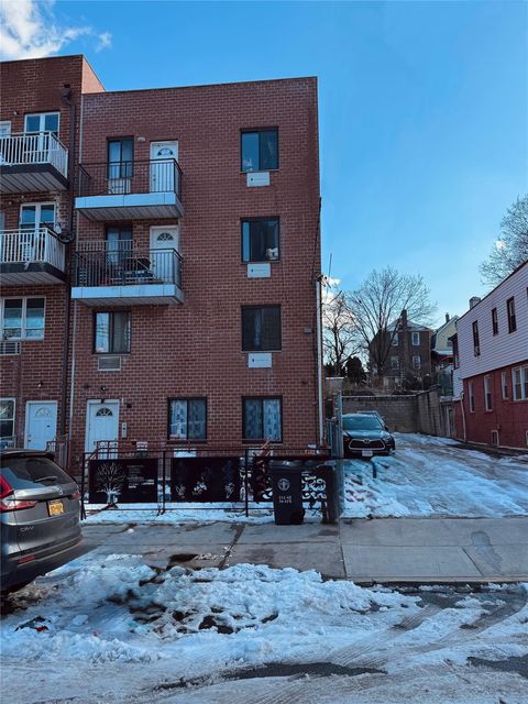 112-42 38 Avenue Corona NY 11368