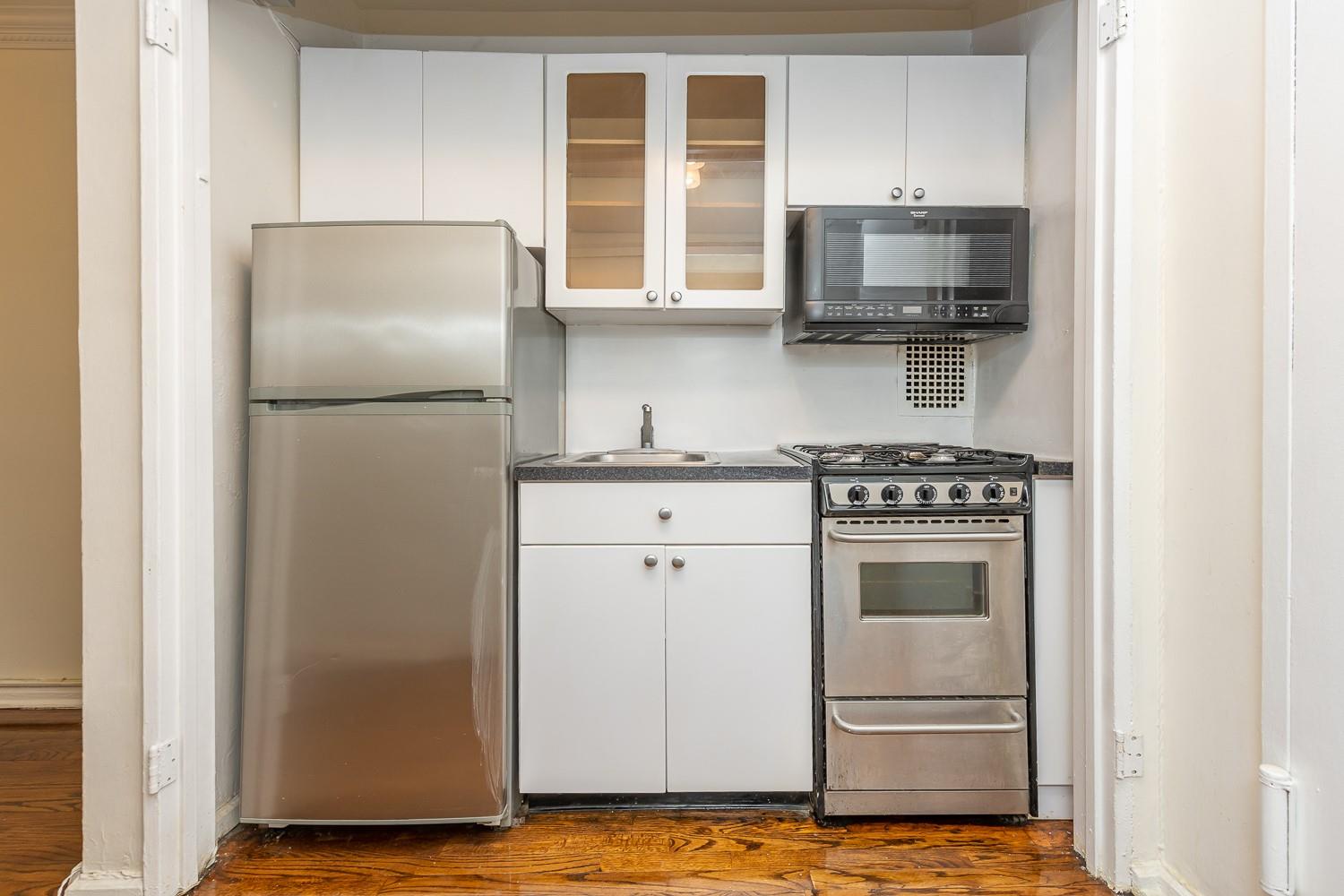 1420 York Avenue 3G