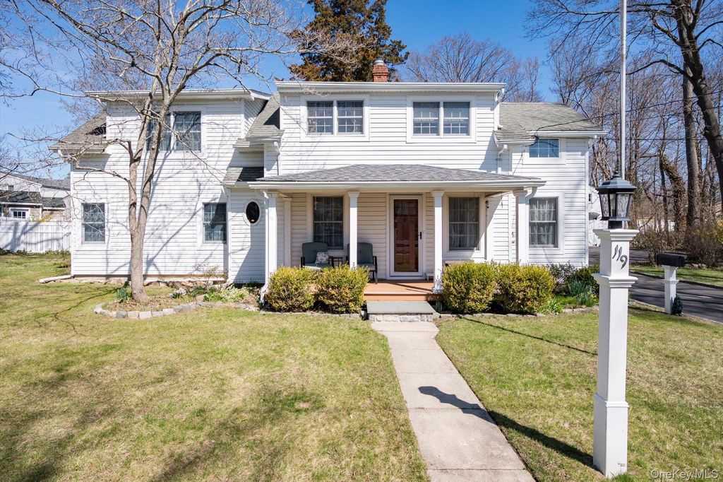 Photo of 119 7th Street, Saint James, NY 11780 (MLS # 981603)