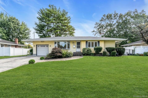Photo of 10 Fruitwood Lane, Commack, NY 11725 (MLS # 1062514)