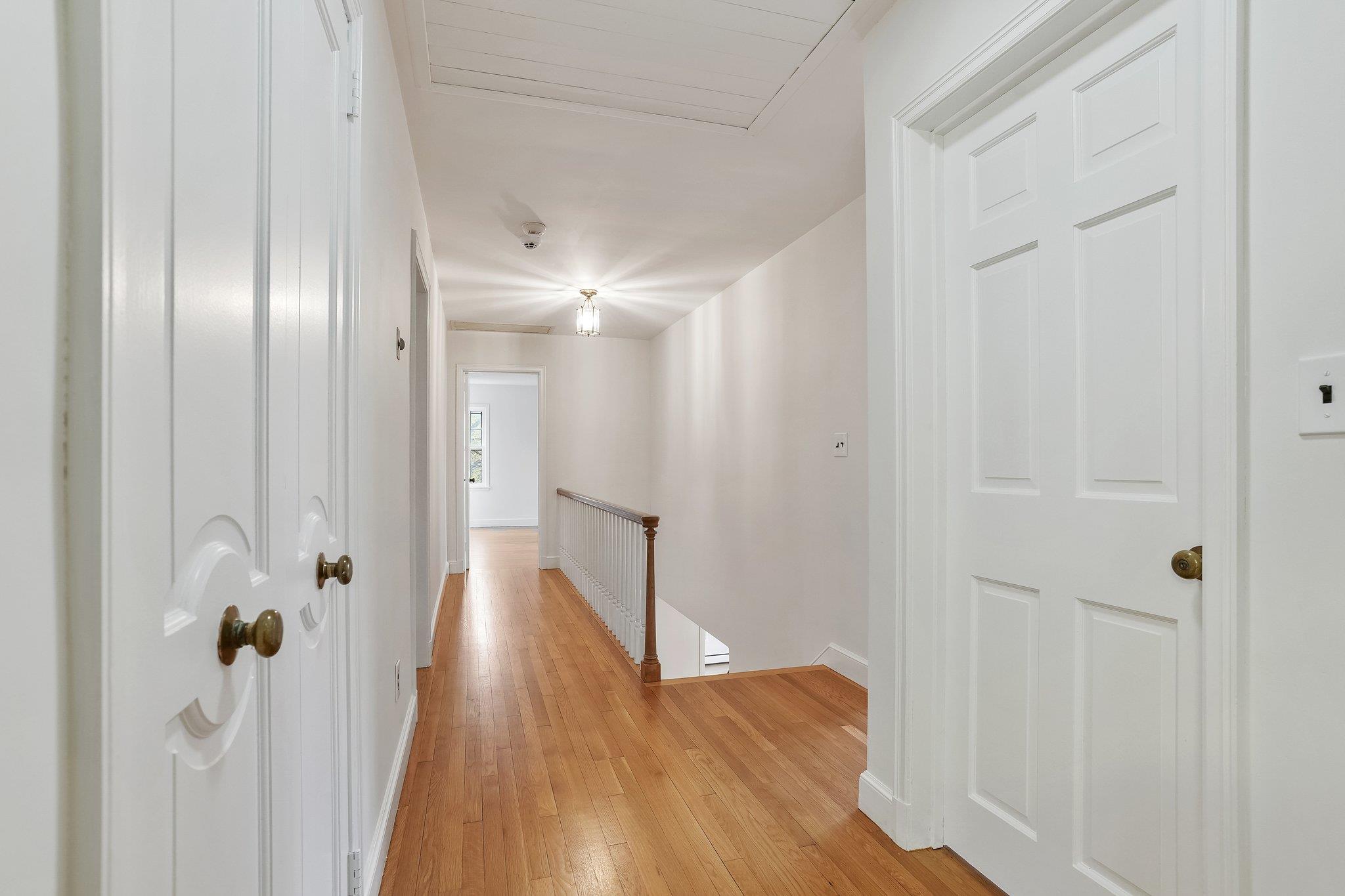 23 Round Hill Road, Chappaqua, New York image 18