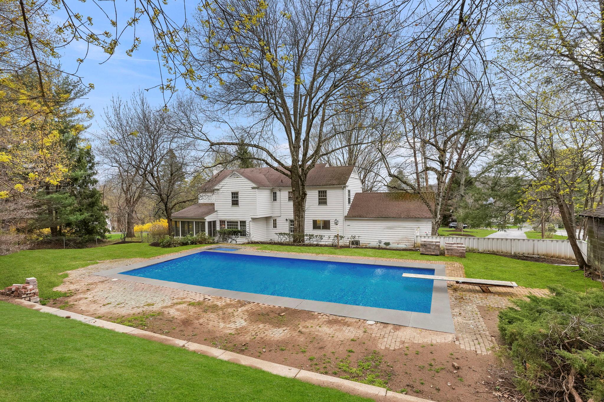 23 Round Hill Road, Chappaqua, New York image 33