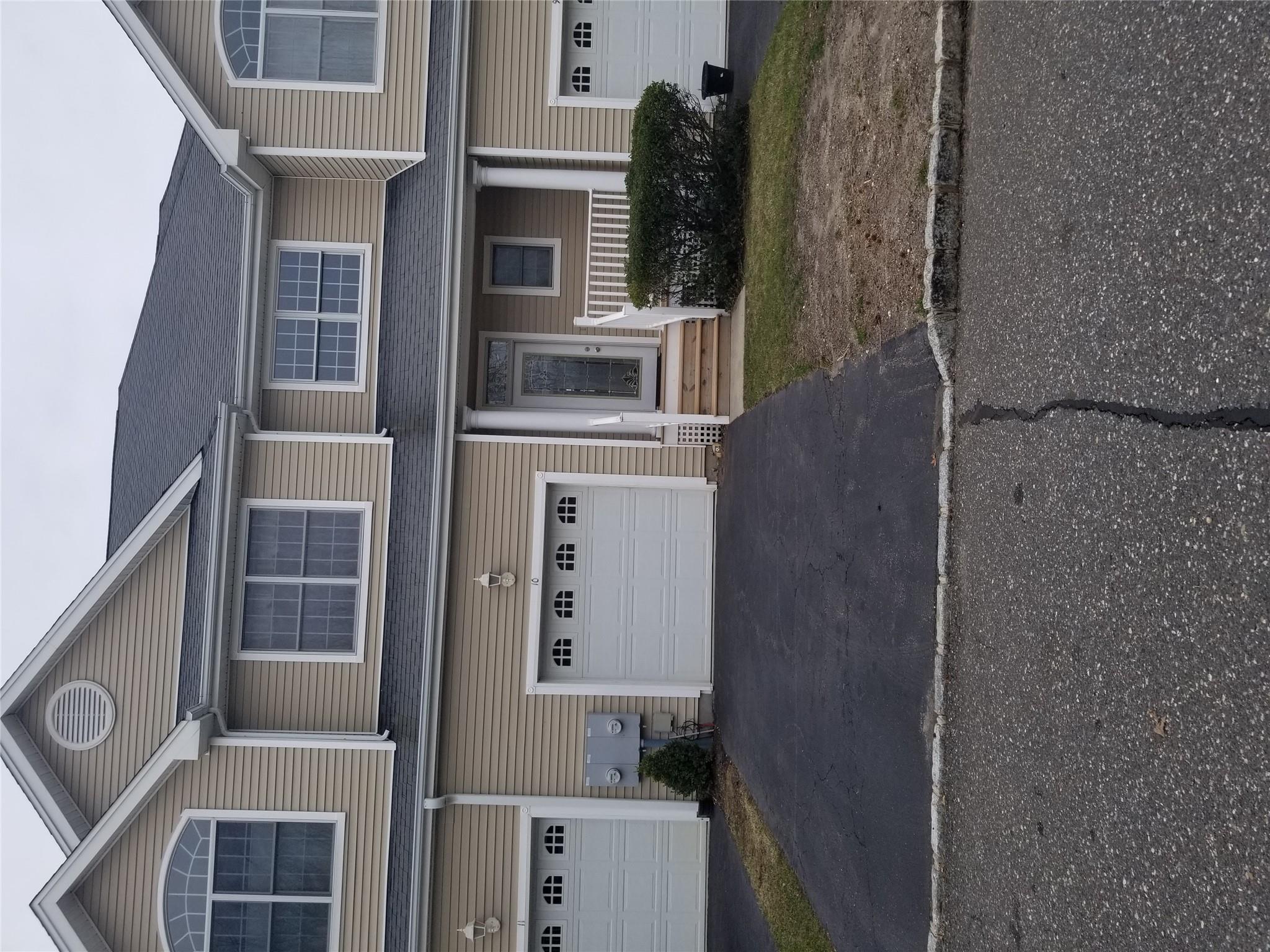 10 NE Emilys Way, East Setauket, New York image 15