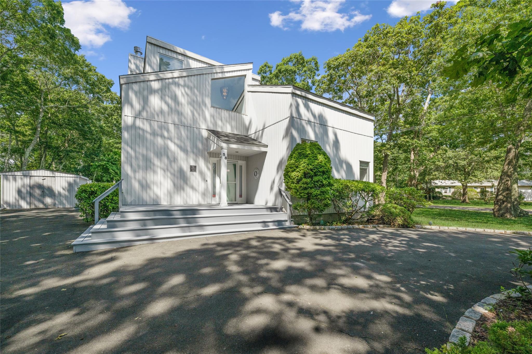 Rental Property at Homewood Drive Dr, East Quogue, Hamptons, NY - Bedrooms: 4 
Bathrooms: 3  - $30,000 MO.