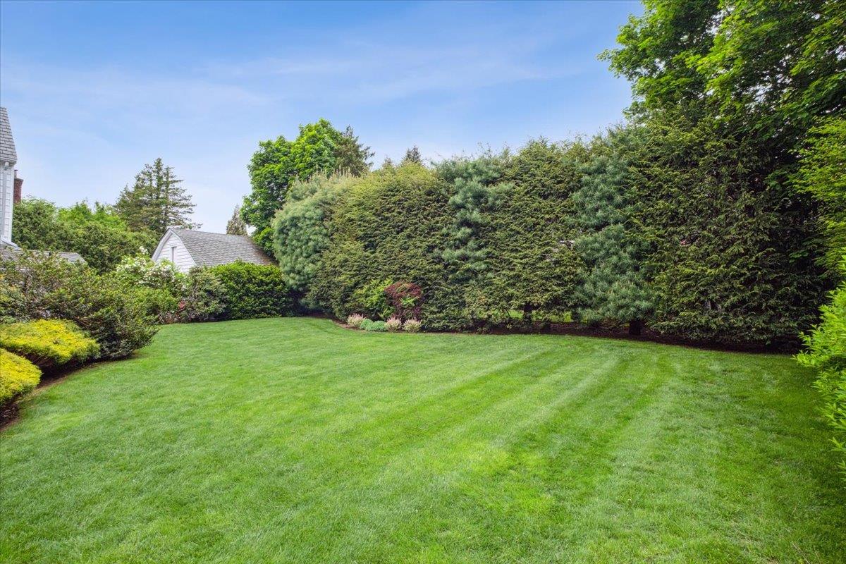 16 Broadfield Road, New Rochelle, New York image 24
