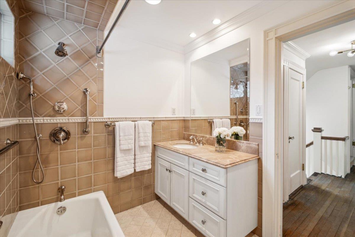 16 Broadfield Road, New Rochelle, New York image 18