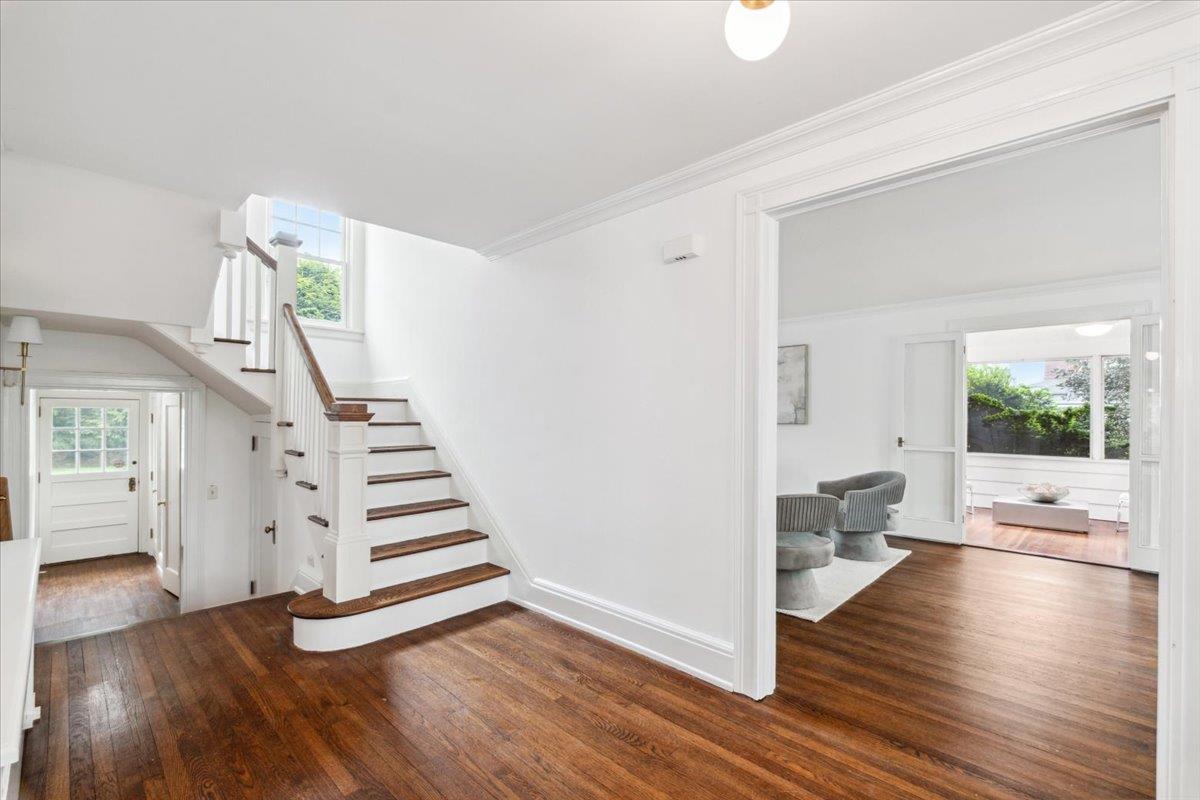 16 Broadfield Road, New Rochelle, New York image 2