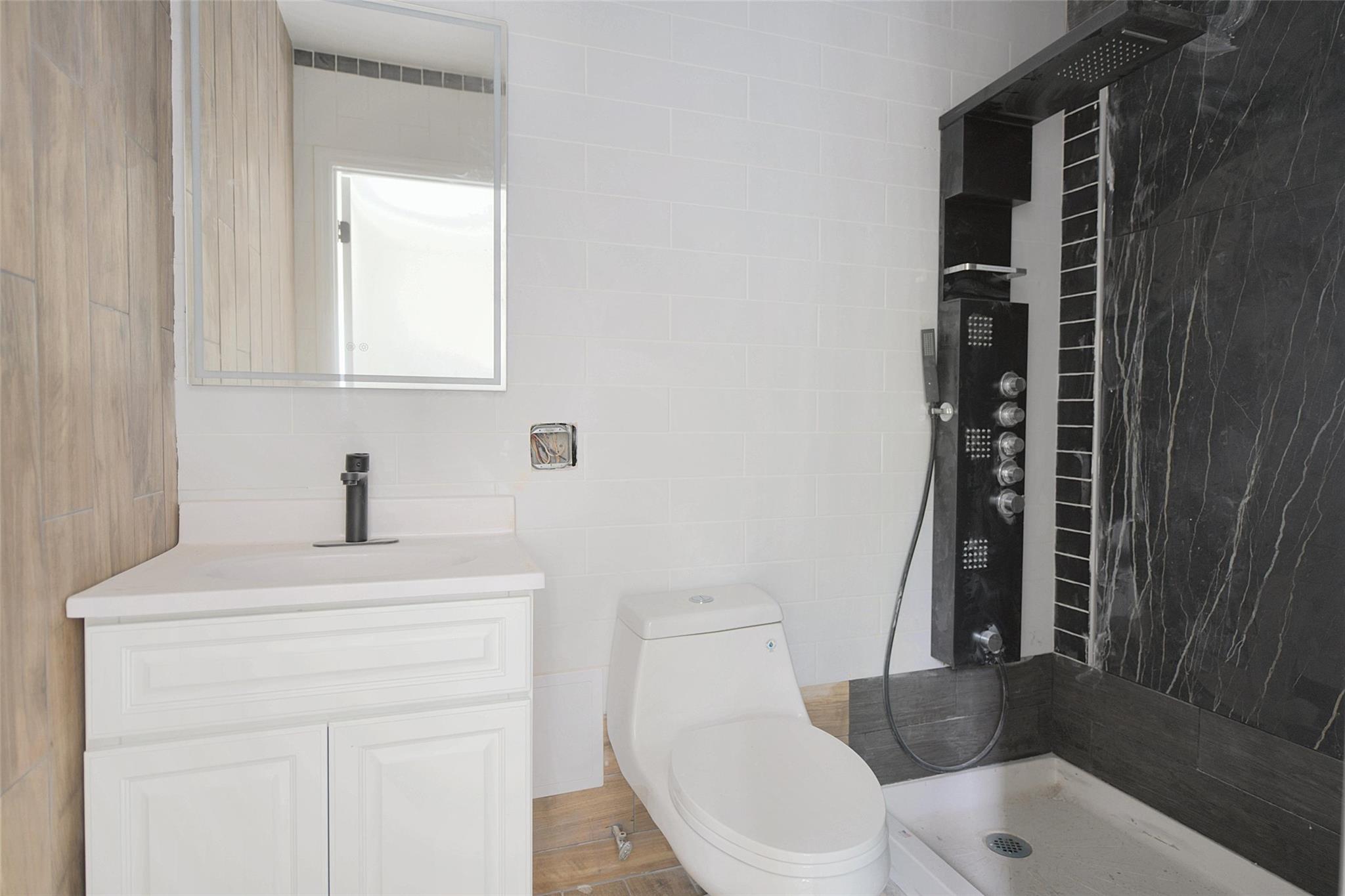 7252 Metropolitan Avenue #2B, Middle Village, New York image 5
