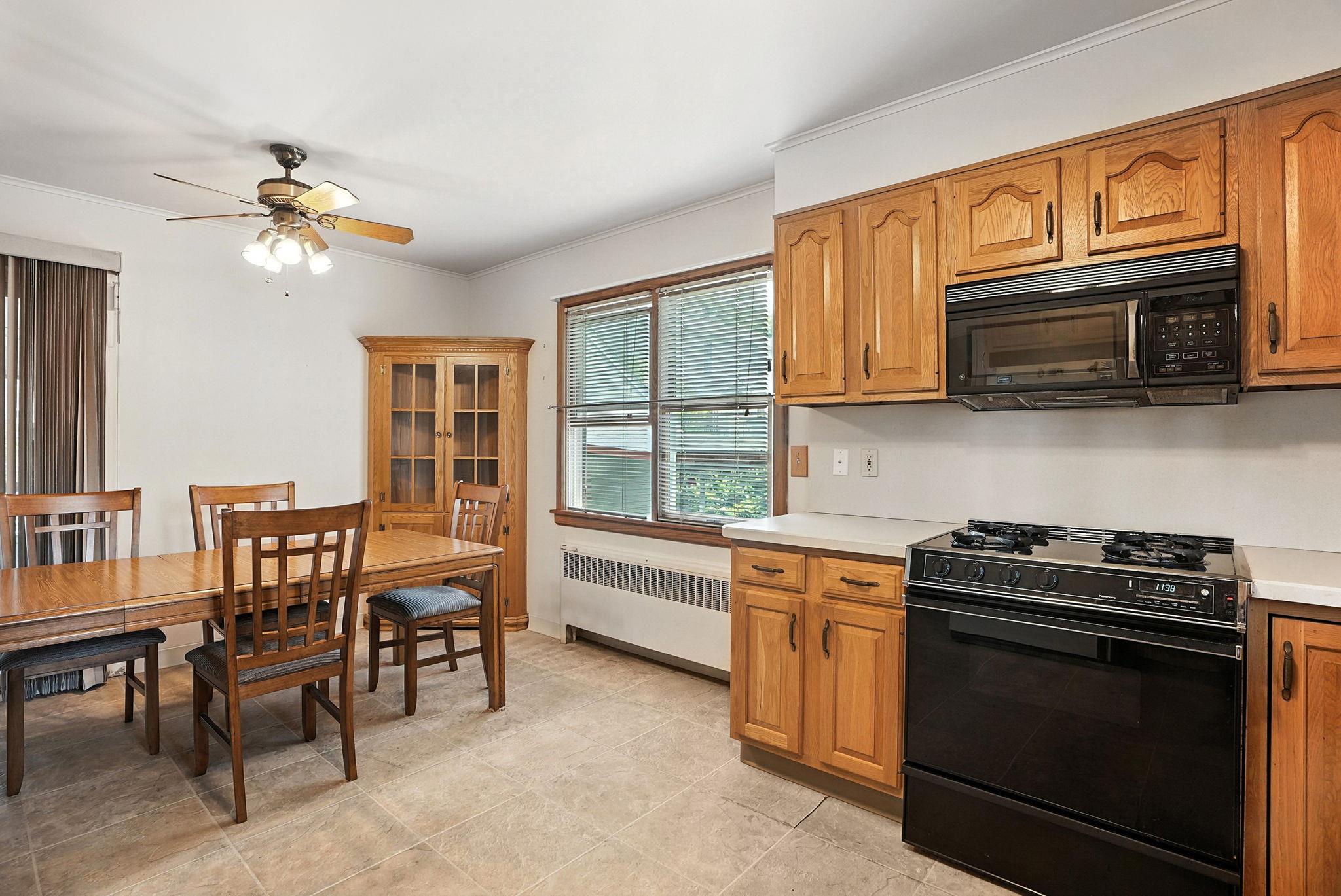 West Harrison, New York 10604, United States, 4 Bedrooms Bedrooms, ,2 BathroomsBathrooms,Residential,Pending,159060