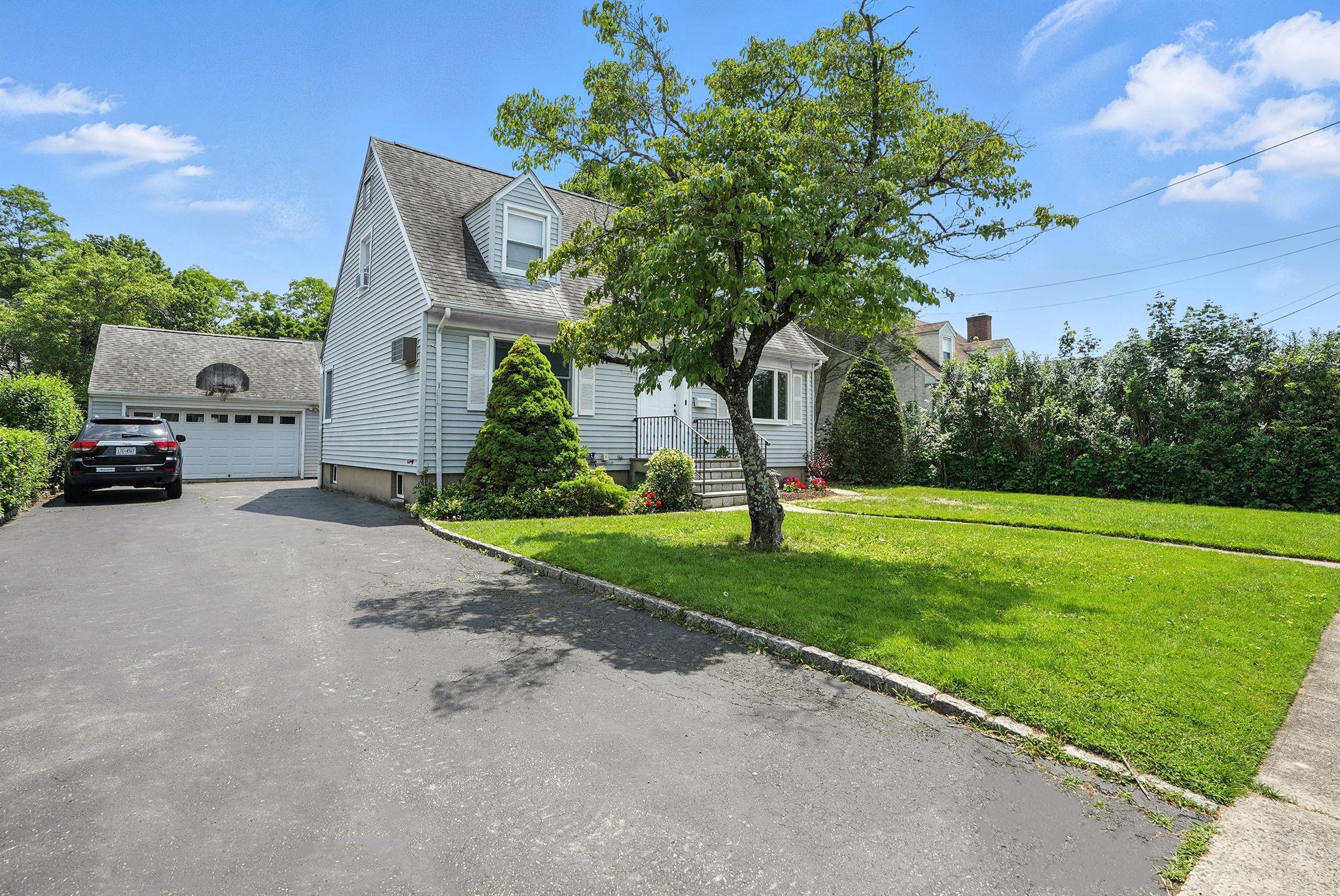 West Harrison, New York 10604, United States, 4 Bedrooms Bedrooms, ,2 BathroomsBathrooms,Residential,Pending,159060