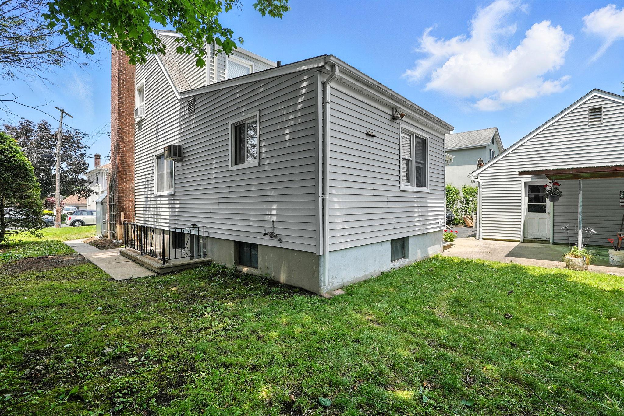 West Harrison, New York 10604, United States, 4 Bedrooms Bedrooms, ,2 BathroomsBathrooms,Residential,Pending,159060