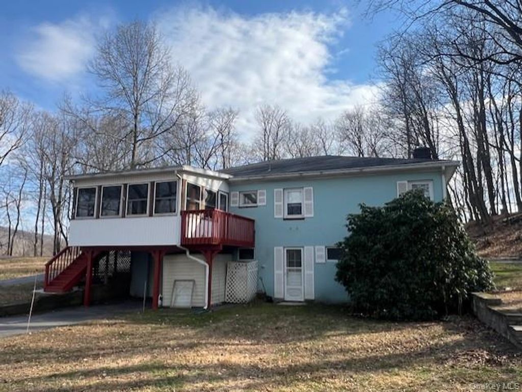 Photo of 5 Roggia Road, Chester, NY 10918 (MLS # 978824)