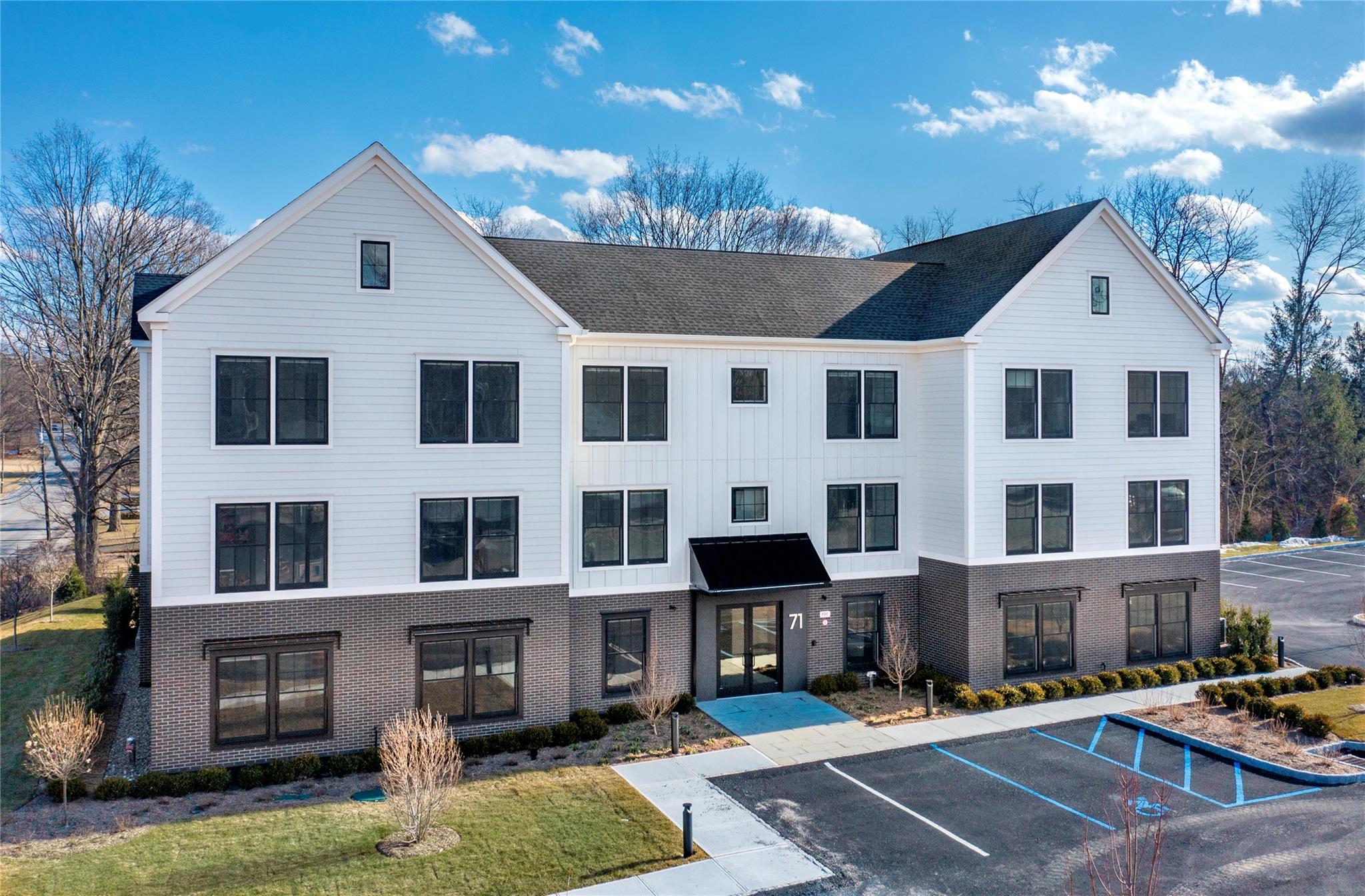 Rental Property at E Main Street 205, Pawling, New York - Bedrooms: 2 
Bathrooms: 2 
Rooms: 4  - $3,250 MO.