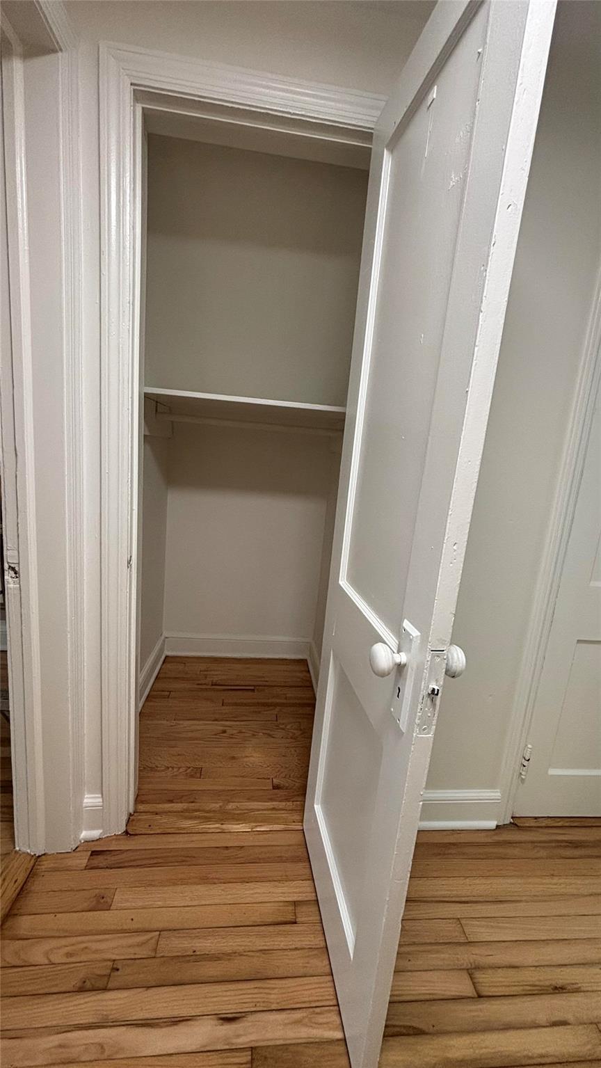 Huntington Station, New York 11746, United States, 1 Bedroom Bedrooms, ,1 BathroomBathrooms,Residential,Active,164108