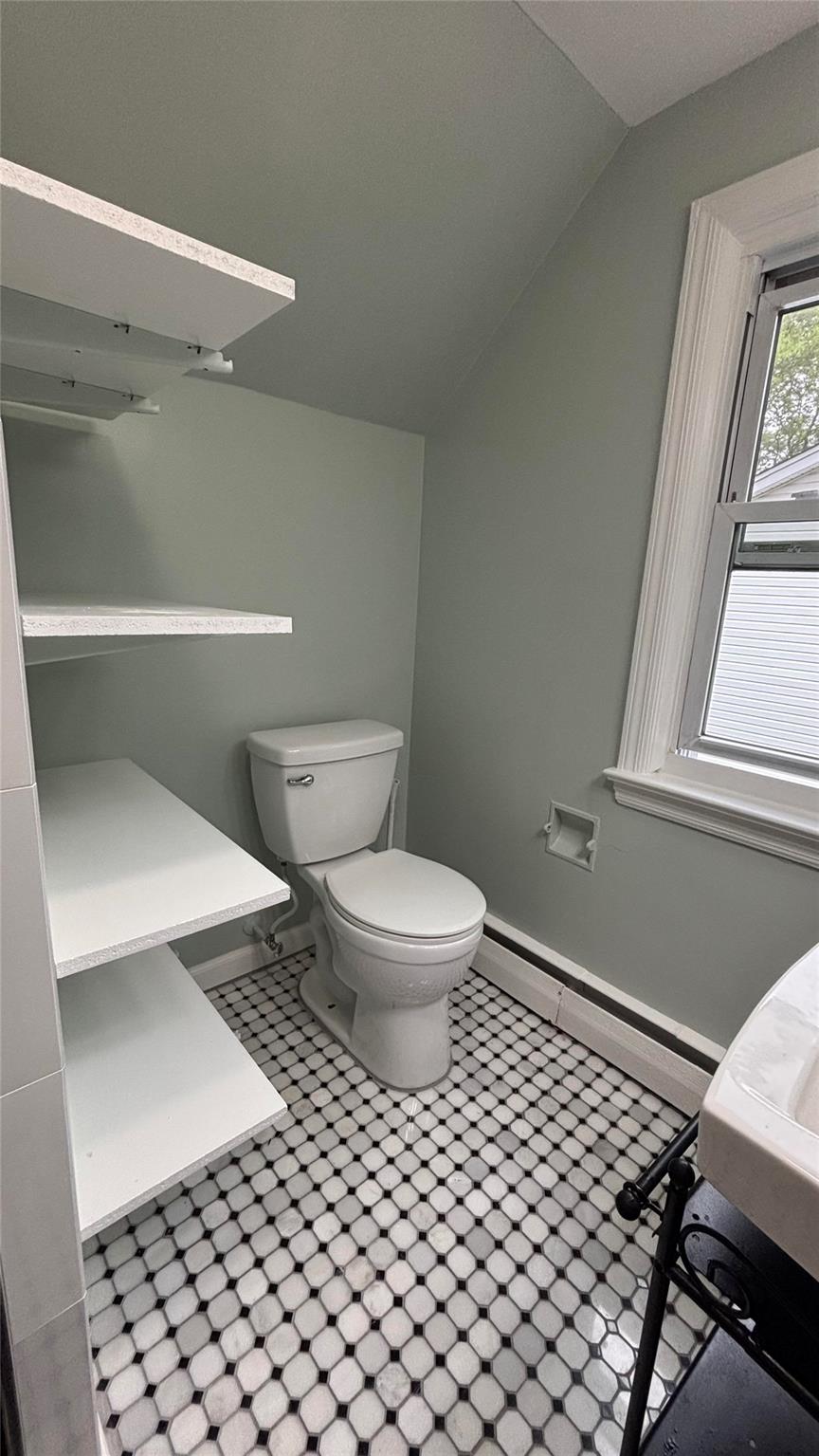 Huntington Station, New York 11746, United States, 1 Bedroom Bedrooms, ,1 BathroomBathrooms,Residential,Active,164108