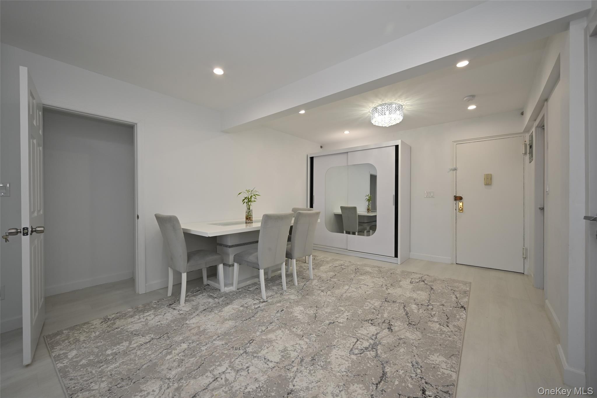 100-25 Queens Boulevard 7M