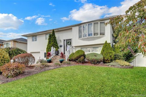 2573 Harvard Lane Seaford NY 11783