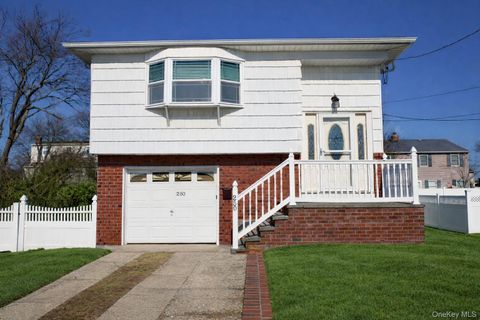 Homes For Sale - 250 Wyona Avenue<br/> Lindenhurst, NY 11757