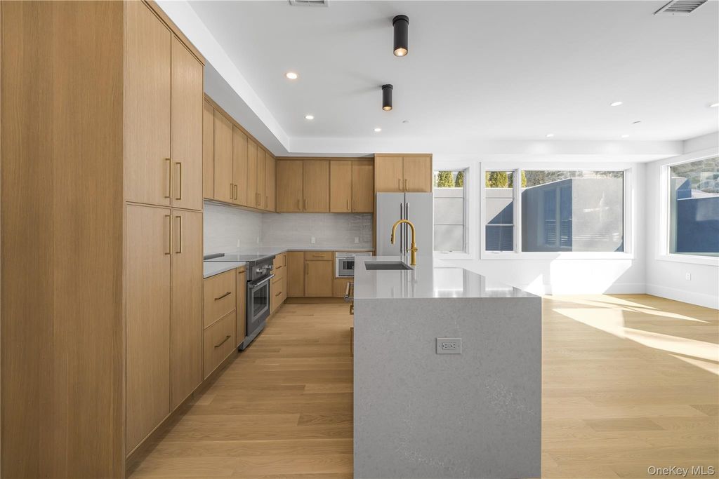 Photo of 156 Palisade Street #A, Dobbs Ferry, NY 10522 (MLS # 961380)