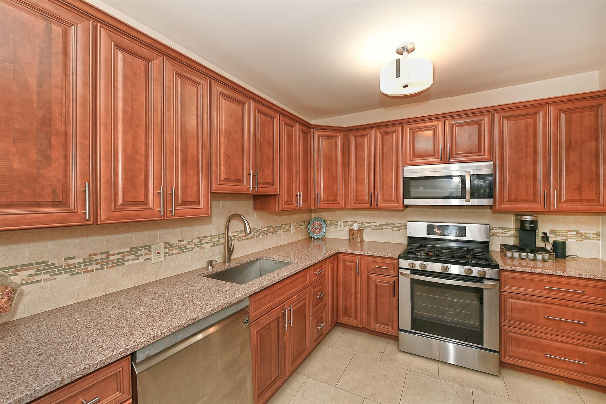 71 Eric Drive, Middle Island, New York image 8