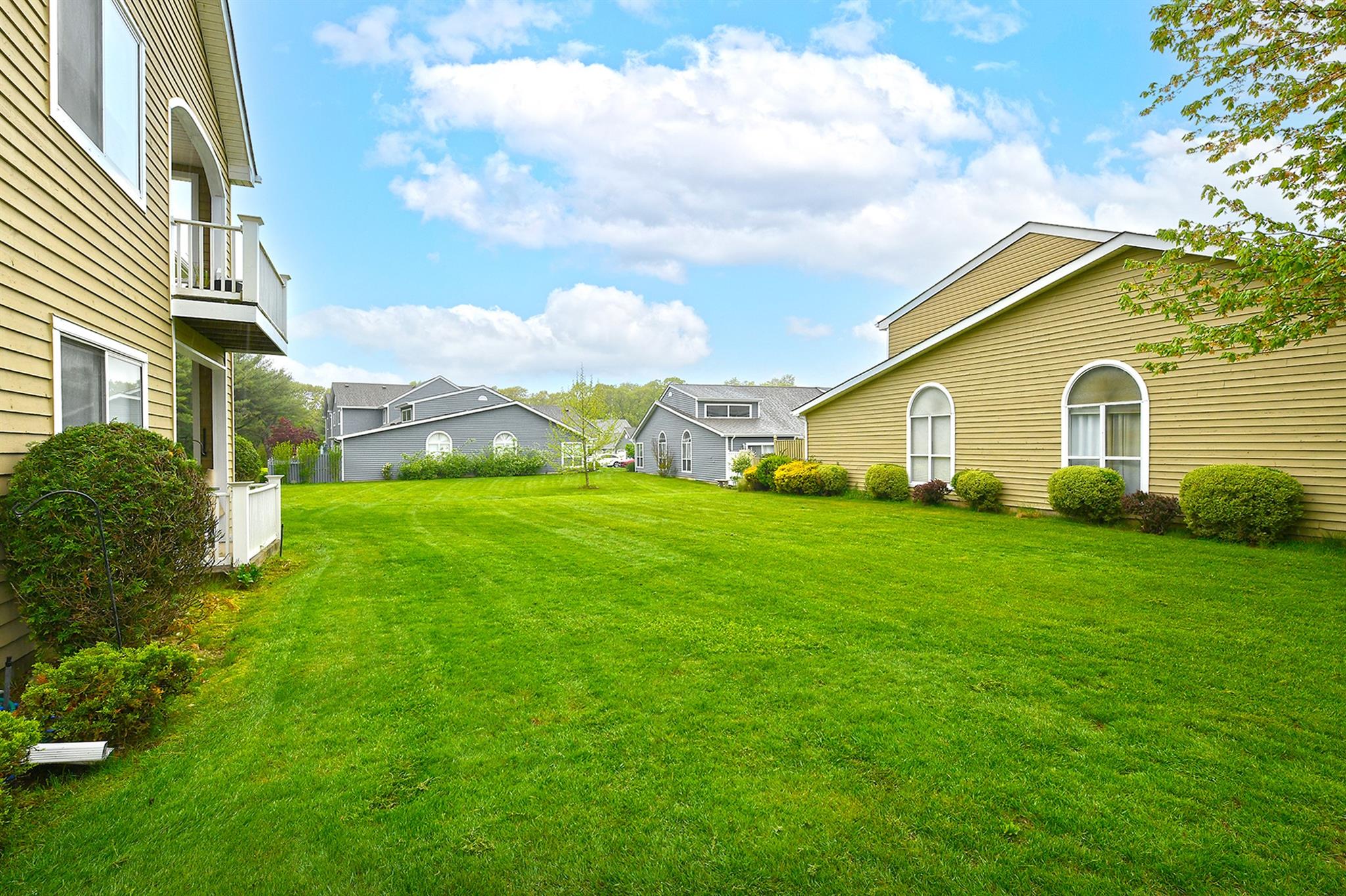 71 Eric Drive, Middle Island, New York image 3