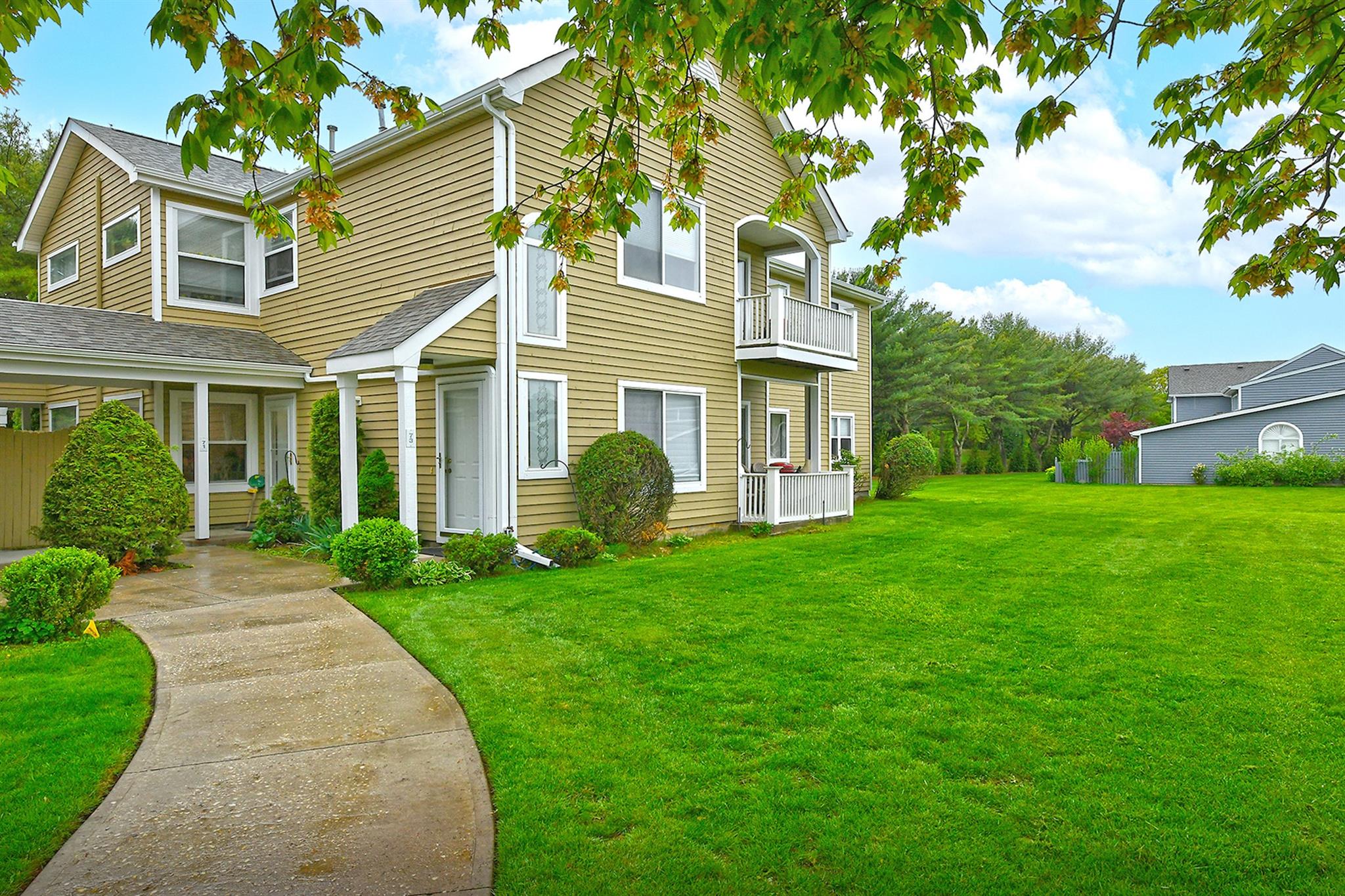 71 Eric Drive, Middle Island, New York image 1