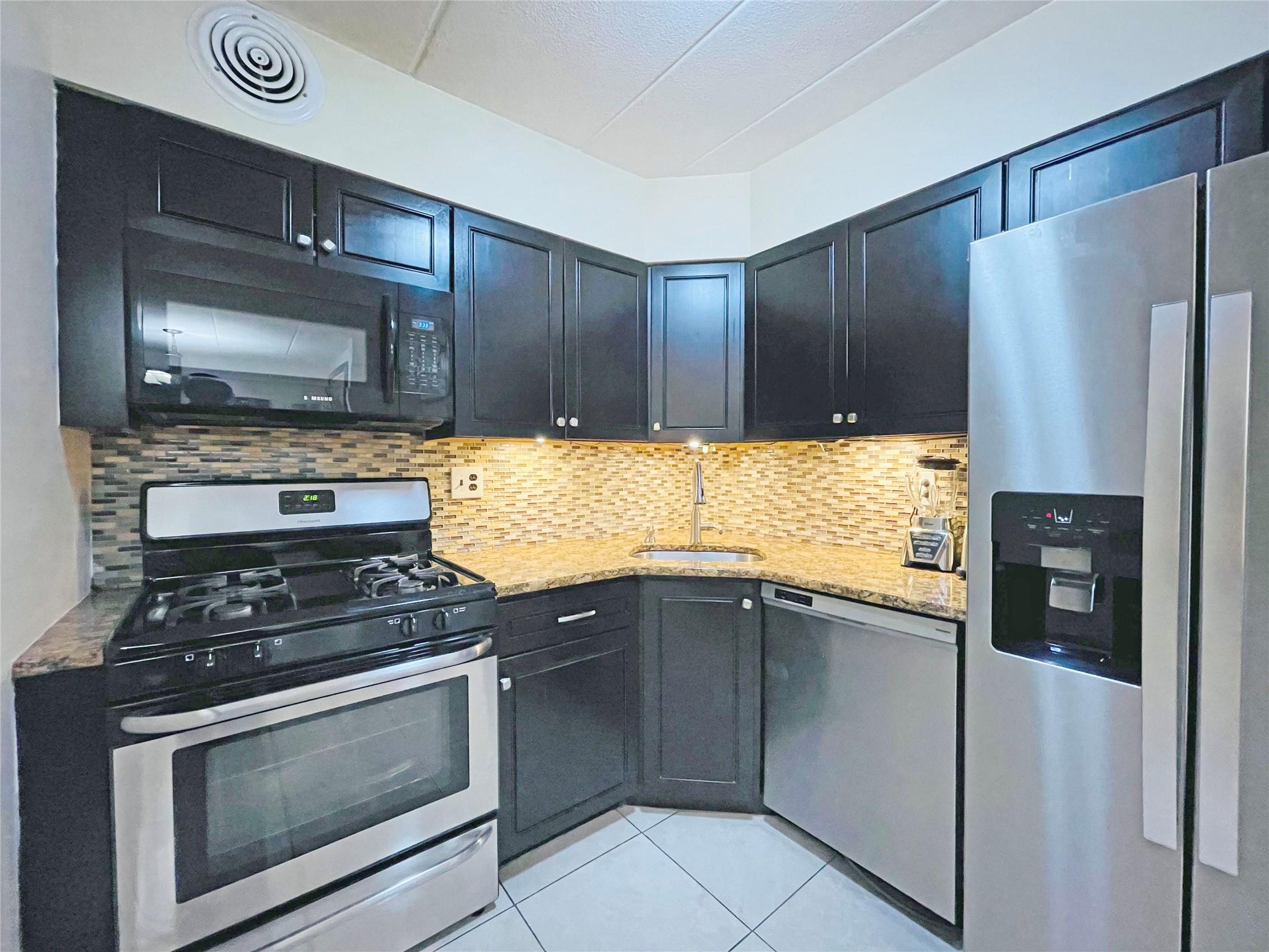 68-19 242nd Street #36A, Douglaston, New York image 9