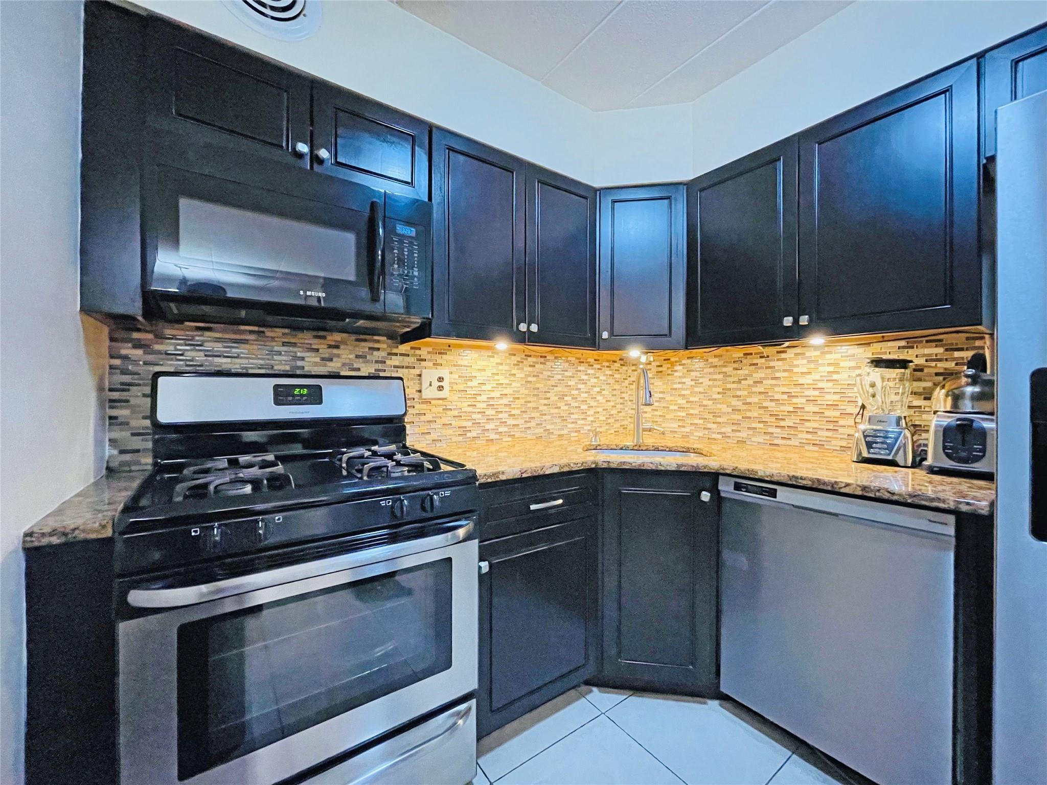 68-19 242nd Street #36A, Douglaston, New York image 7