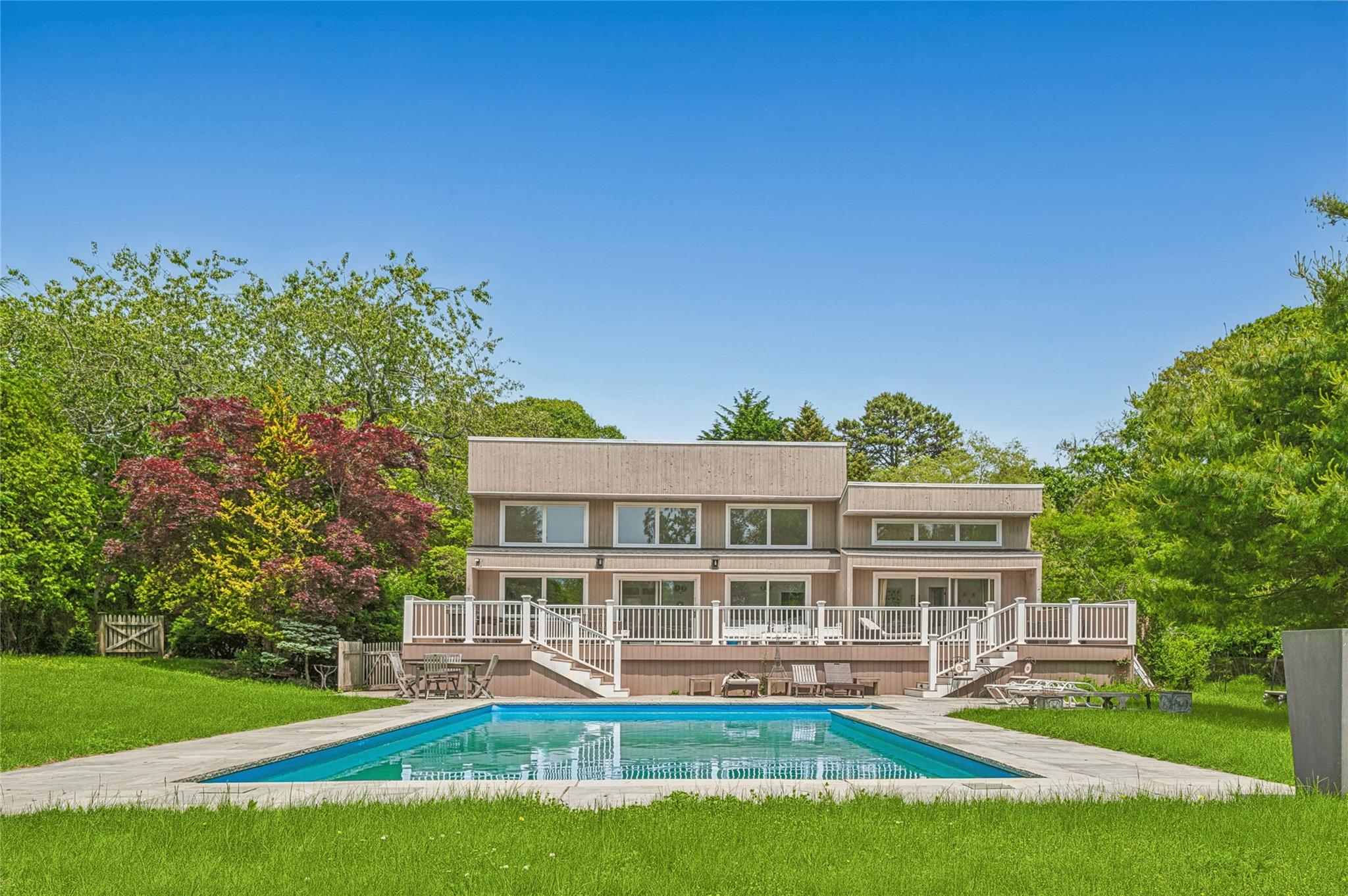 Sebonac Road, Southampton, Hamptons, NY - 4 Bedrooms  
4 Bathrooms - 