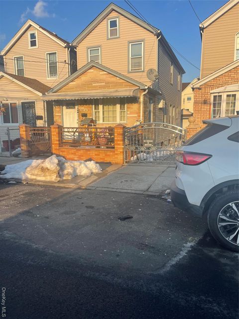 Photo of 107-41 127th Street, Richmond Hill, NY 11419 (MLS # 961747)