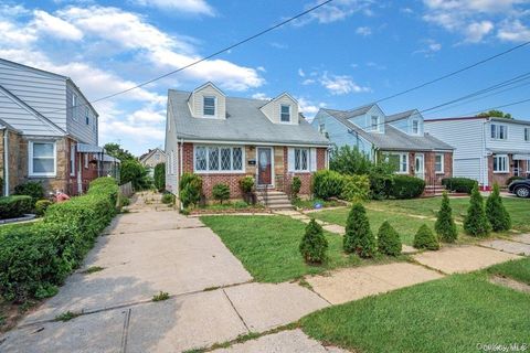 216 Raff Avenue, Mineola, NY 11501 - MLS#: 882469