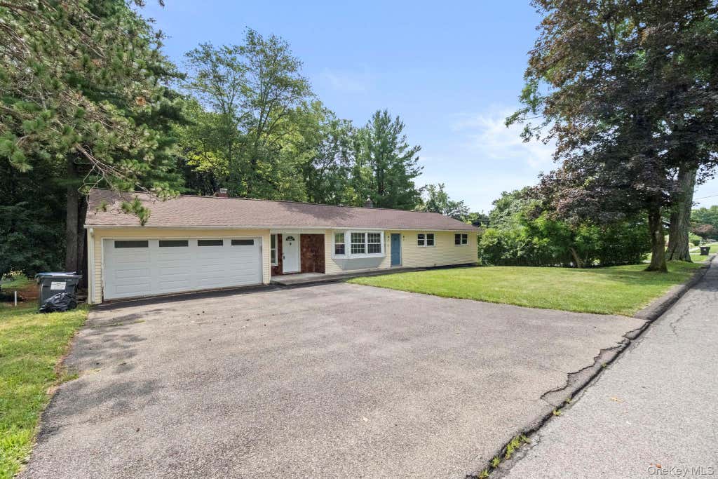 Photo of 23 Oakland Avenue, Walden, NY 12586 (MLS # 1030170)