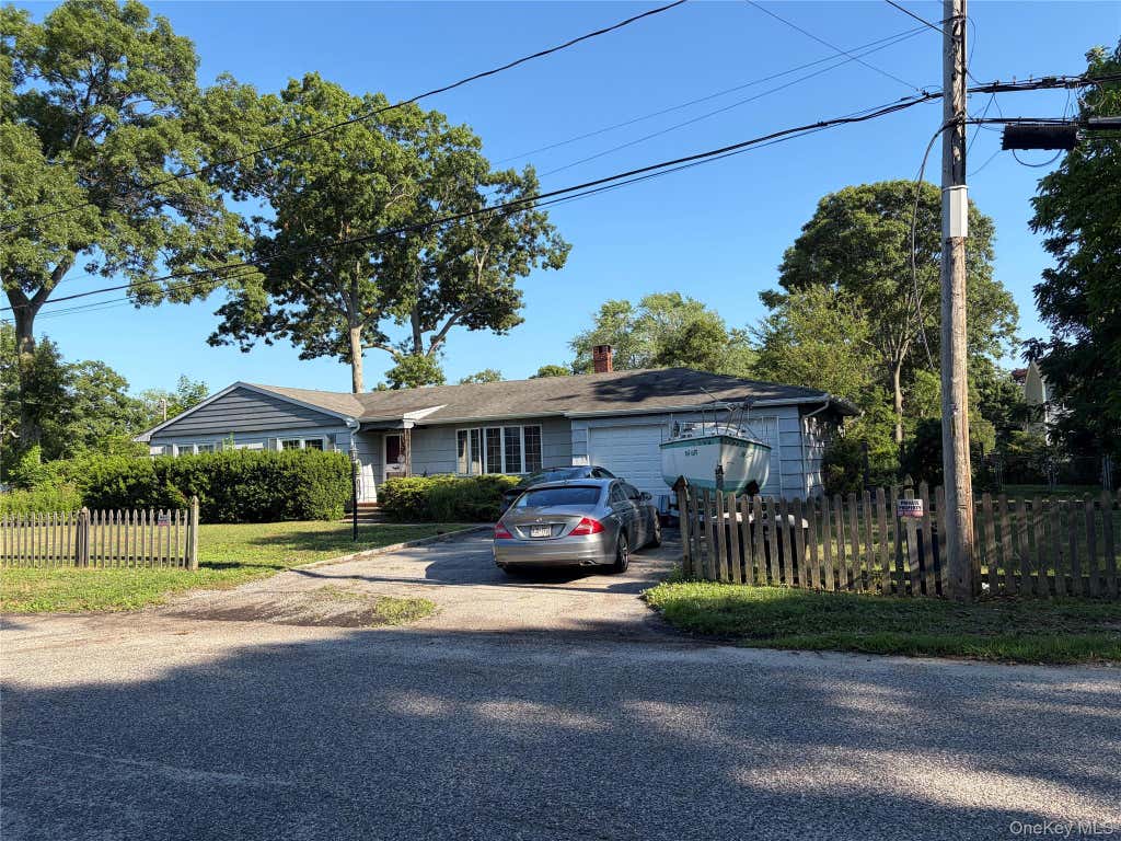 Photo of 22 Yerk Avenue, Ronkonkoma, NY 11779 (MLS # 1026140)