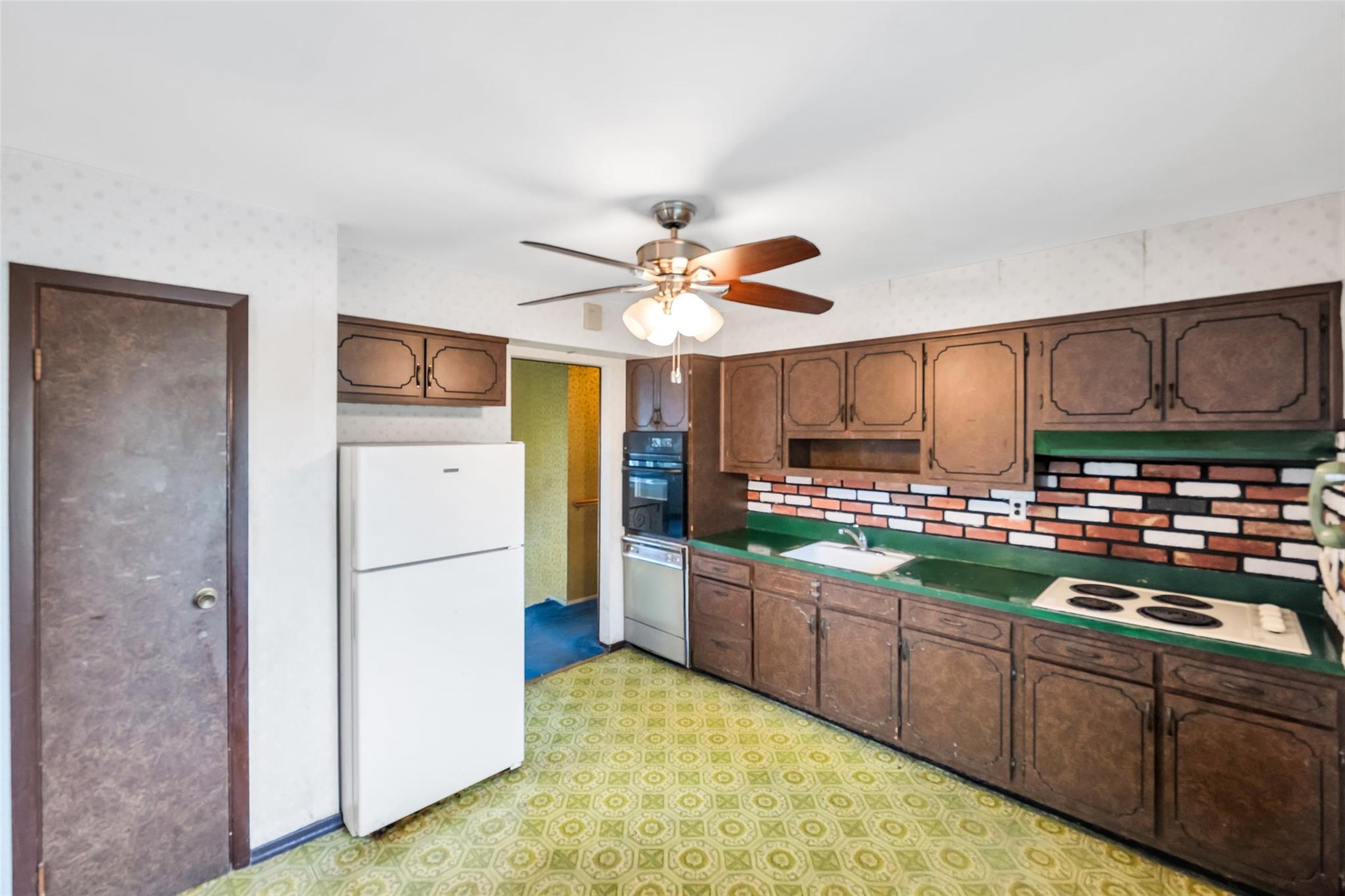 65 Cedar Court, Copiague, New York image 11