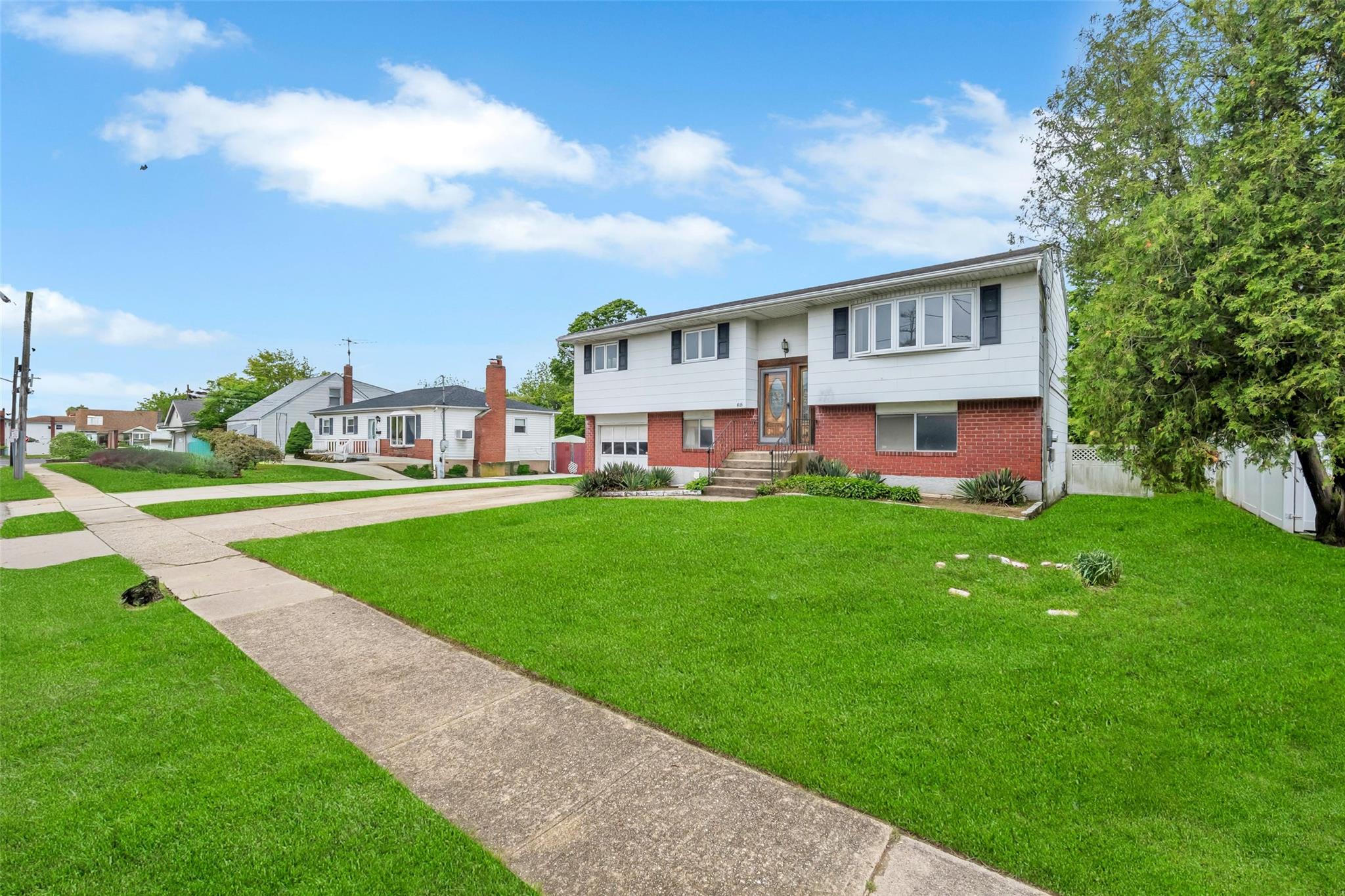 65 Cedar Court, Copiague, New York image 3