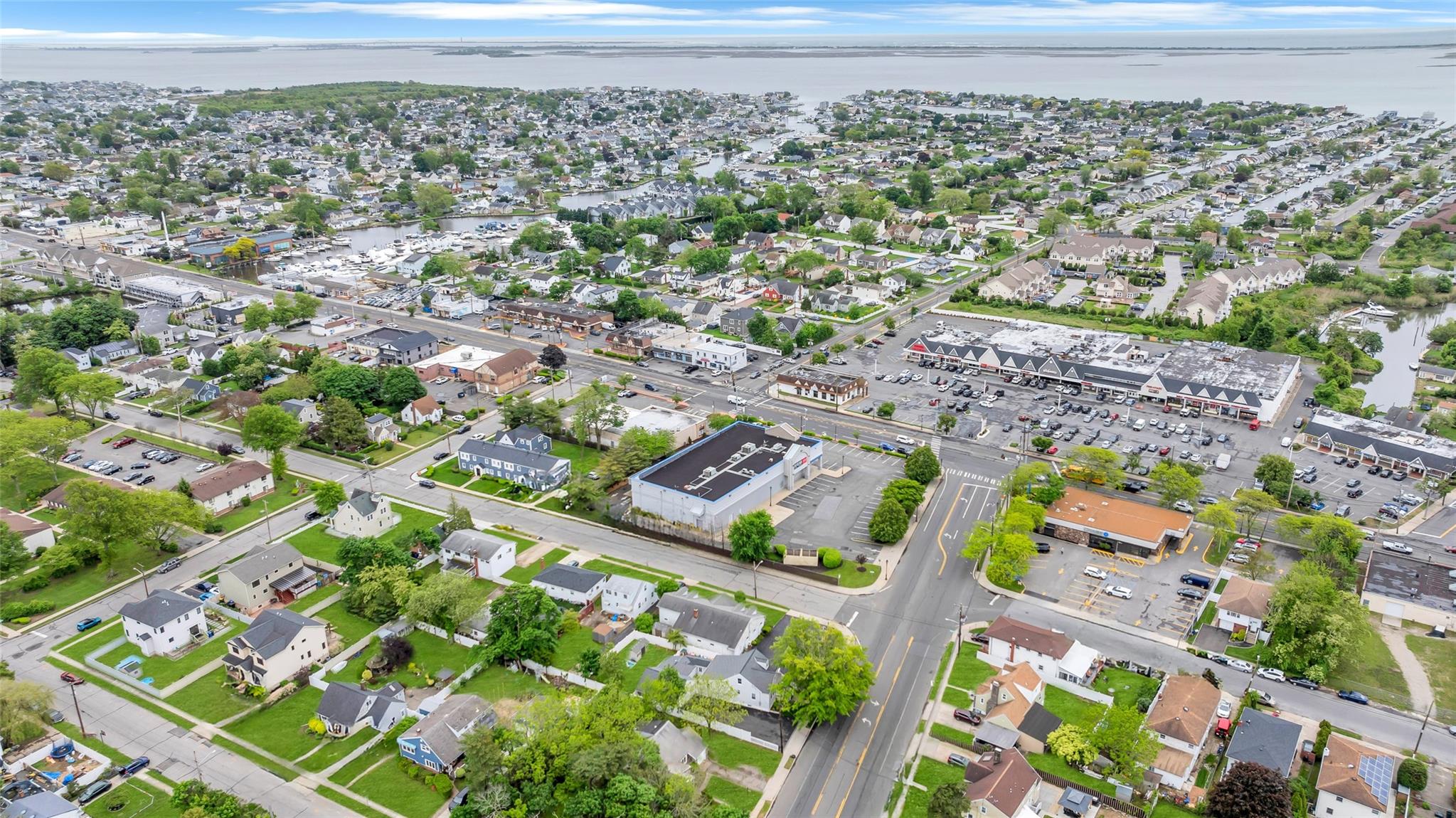 65 Cedar Court, Copiague, New York image 30