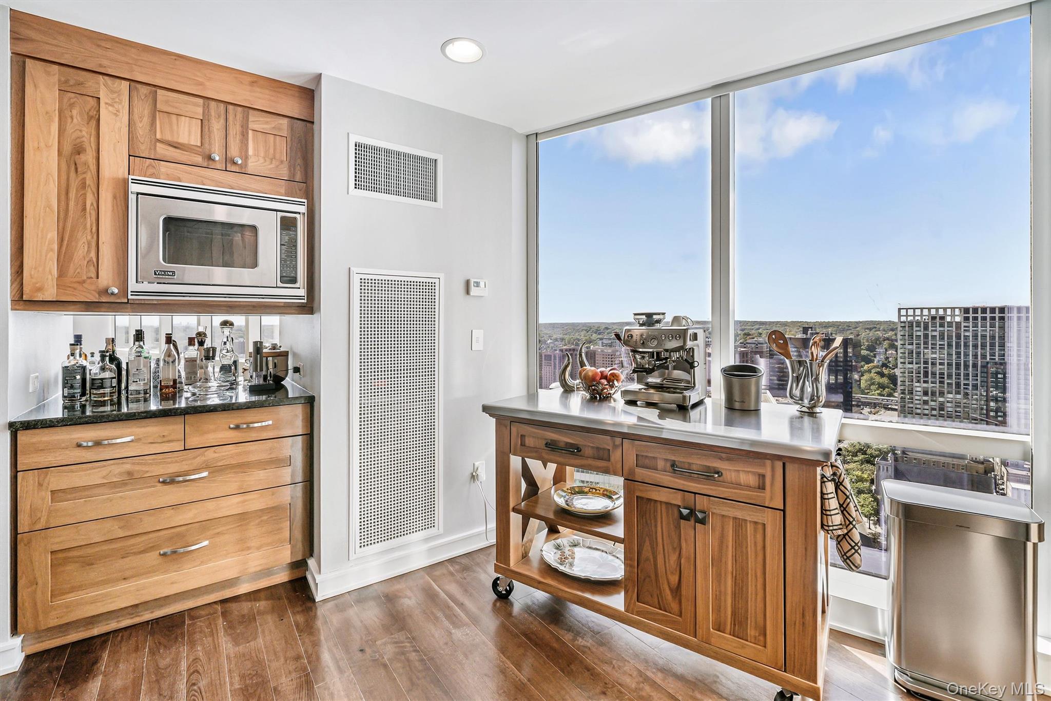 5 Renaissance Square 28E