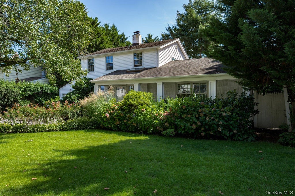 Photo of 29 Argyle RD, Albertson, NY 11507 (MLS # 1052493)