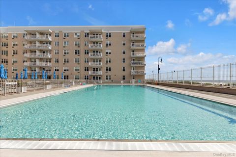 Photo of 522 Shore Road #3FF, Long Beach, NY 11561 (MLS # 914756)