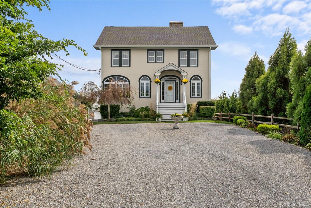 Photo of 260 Ocean Avenue, Amityville, NY 11701 (MLS # 951959)