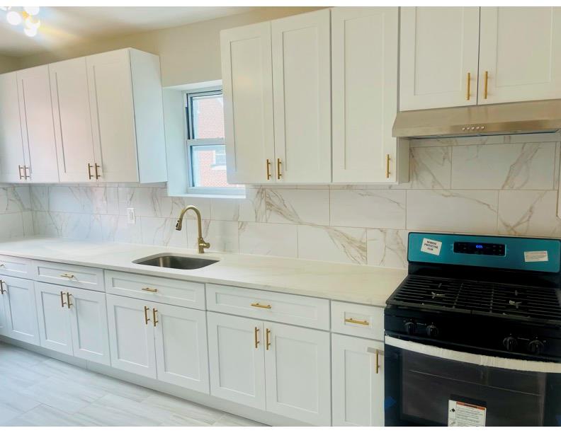 39 E 52nd Street