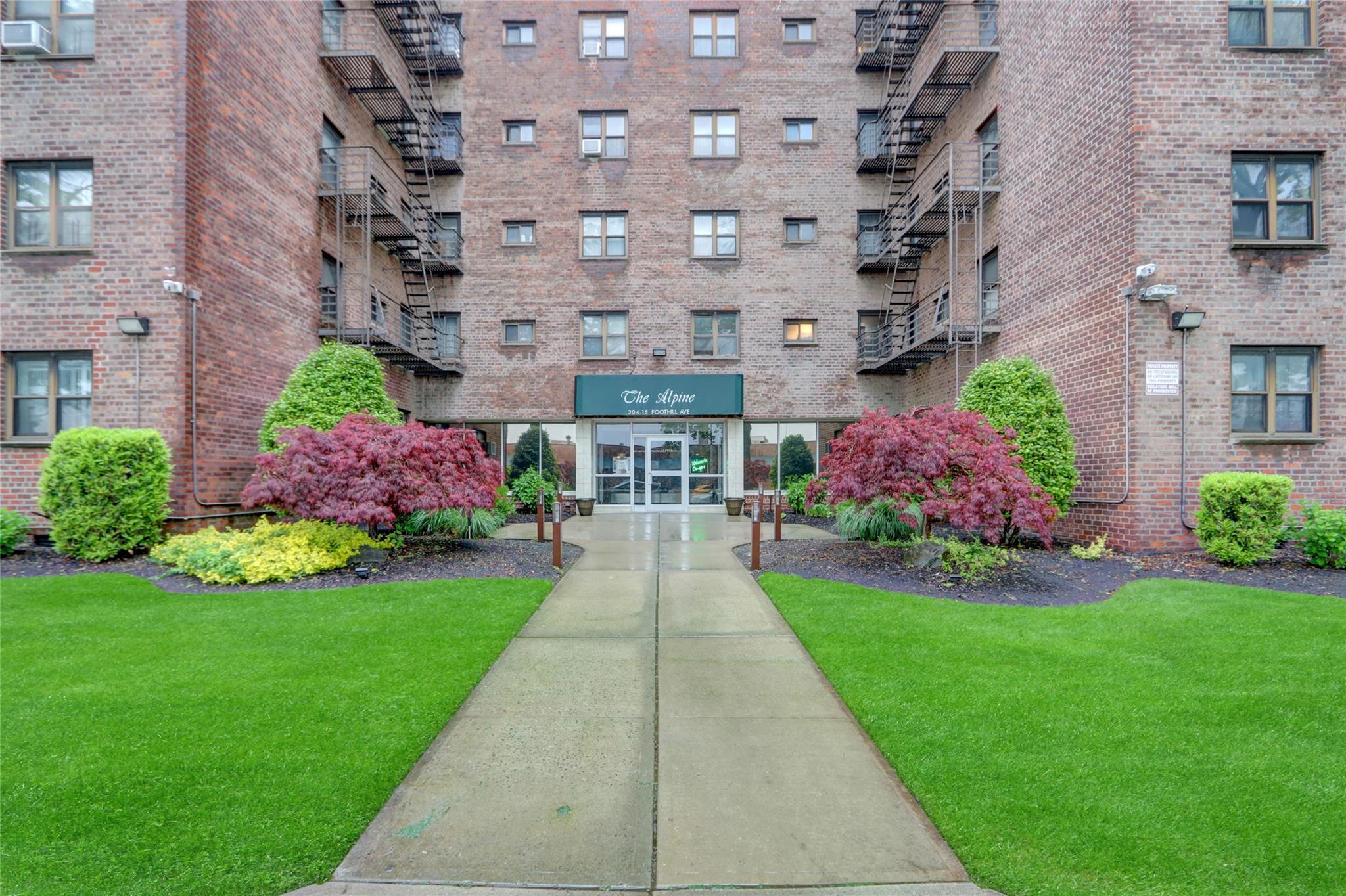 Property for Sale at Foothill Avenue B53, Hollis, Queens, NY - Bedrooms: 2 
Bathrooms: 1 
Rooms: 4  - $275,000