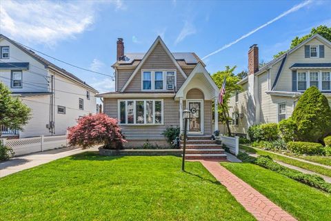 Photo of 321 Rolling Street, Malverne, NY 11565 (MLS # 865450)