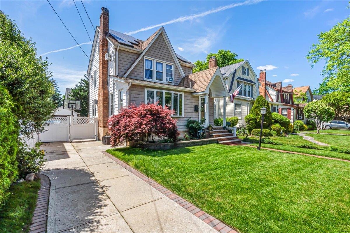 321 Rolling Street, Malverne, New York image 2